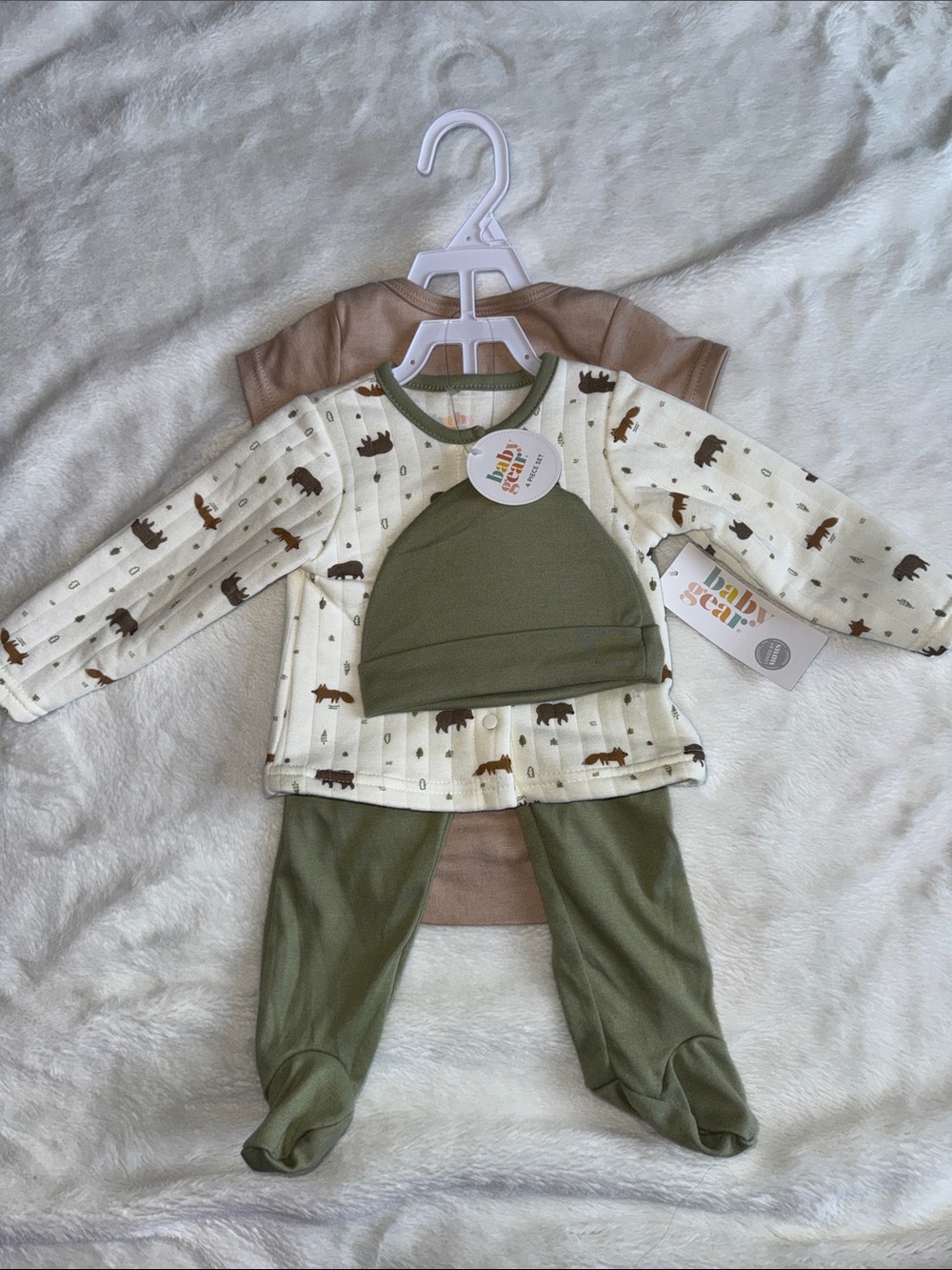 Baby bear 4 piece outfit brand new